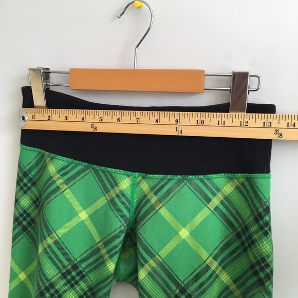 Lululemon Green Plaid Crop Legging women size 6 - Picture 4 of 7